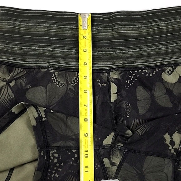 Lululemon Biggie So Fly Butterfly Fatigue Green Training Short 5" Inseam Size 10 - Picture 10 of 11